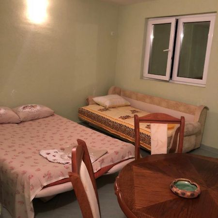 Leni Apartmani Dobre Vode ドプラー・ヴォダ エクステリア 写真