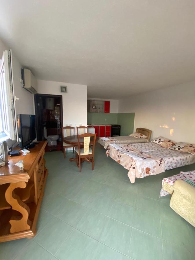 Leni Apartmani Dobre Vode ドプラー・ヴォダ エクステリア 写真